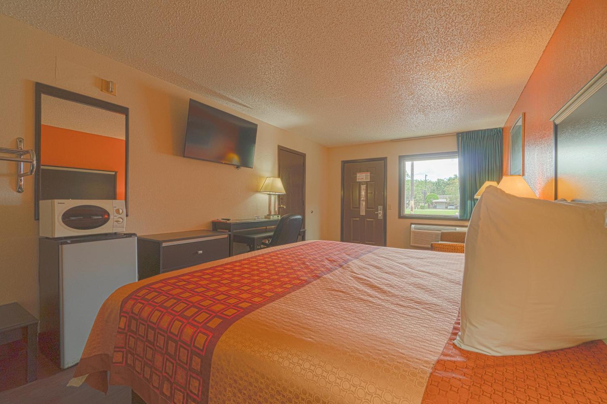 Regency Inn & Suites By Oyo Bay City Tx Buitenkant foto