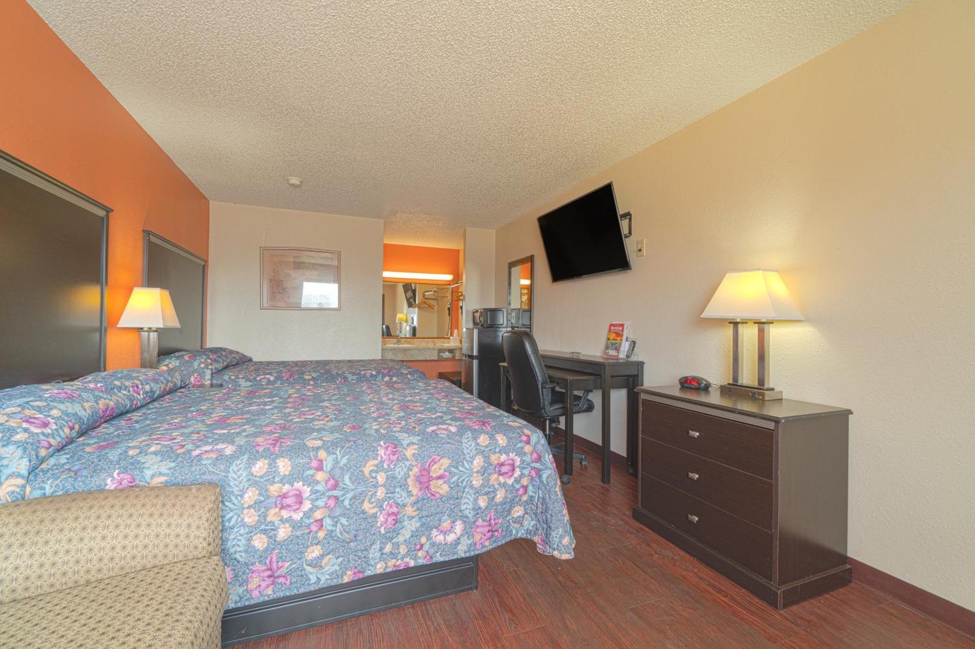 Regency Inn & Suites By Oyo Bay City Tx Buitenkant foto