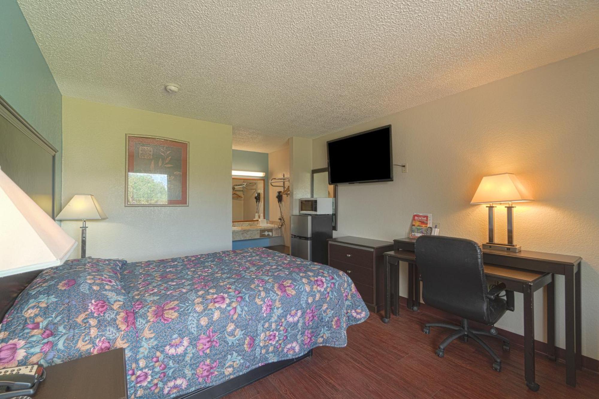 Regency Inn & Suites By Oyo Bay City Tx Buitenkant foto