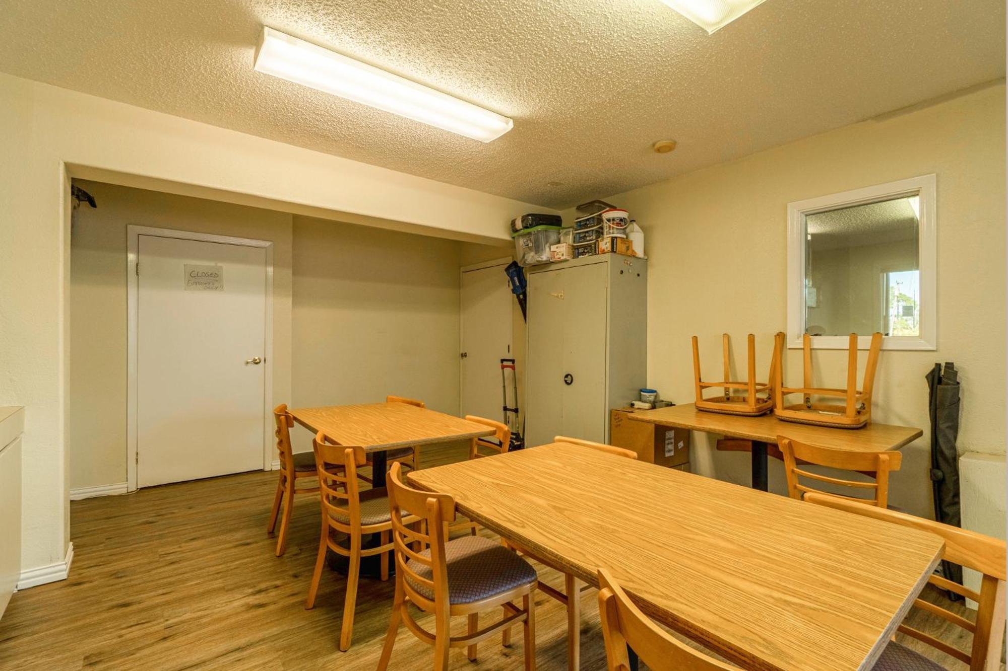 Regency Inn & Suites By Oyo Bay City Tx Buitenkant foto